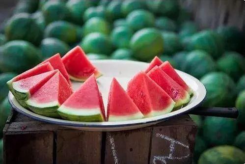 立秋吃瓜什么意义,传承古韵，品味时令之韵